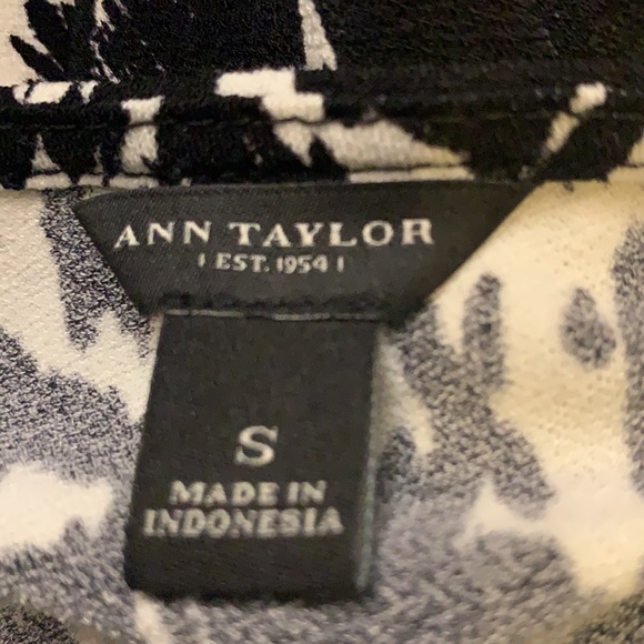 🔥NWOT Ann Taylor Black&White and Lace Blouse SzS - Picture 6 of 8